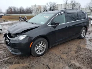 2020 Chrysler Voyager LXi z VIN 2C4RC1DG1LR156747, wystawiony jako Copart lot #80697024 z przebiegiem 118 093 mil mil oraz Nie do naprawy. Historia ofert i sprzedaży dostępna na DreamBid. Obrazek 1.