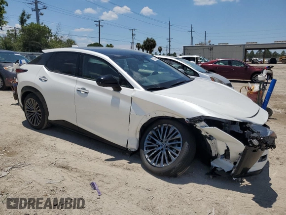 2023 Lexus RZ 450e Premium z VIN JTJAAAAB7PA001851, wystawiony jako Copart lot #57144464 z przebiegiem 3 731 mil mil oraz Szkoda całkowita • Salvage title. Historia ofert i sprzedaży dostępna na DreamBid. Obrazek 4.