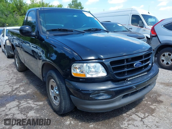 2002 Ford F-150 XL z VIN 1FTRF17292NA08851, wystawiony jako IAAI lot #42559503 z przebiegiem Nie podano mil oraz . Historia ofert i sprzedaży dostępna na DreamBid. Obrazek 1.