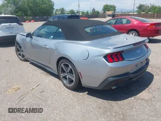 2024 Ford Mustang EcoBoost z VIN 1FAGP8UH4R5118907, wystawiony jako IAAI lot #42609174 z przebiegiem Nie podano mil oraz . Historia ofert i sprzedaży dostępna na DreamBid. Obrazek 3.
