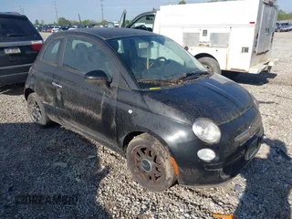 2013 FIAT 500 Pop z VIN 3C3CFFAR0DT579791, wystawiony jako IAAI lot #42092618 z przebiegiem 76 218 mil mil oraz . Historia ofert i sprzedaży dostępna na DreamBid. Obrazek 1.