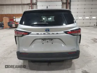 2021 Toyota Sienna XLE with VIN 5TDYRKEC8MS012536, listed as a IAAI auction lot 41690219 with 86,823 mi miles. Bid and sale history available at carsss.com. Image 16.
