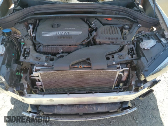 2022 BMW X1 xDrive28i z VIN WBXJG9C0XN5V40453, wystawiony jako Copart lot #56698705 z przebiegiem 31 091 mil mil oraz Szkoda całkowita • Salvage title. Historia ofert i sprzedaży dostępna na DreamBid. Obrazek 12.