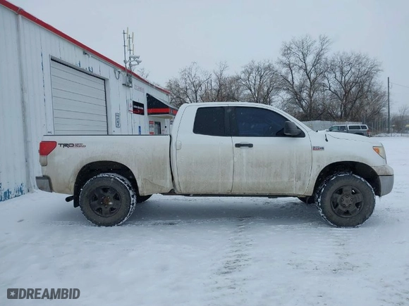 2011 Toyota Tundra 4WD Truck with VIN 5TFUY5F12BX183290, listed as a IAAI auction lot 41217291 with NaN miles. Bid and sale history available at carsss.com. Image 13.