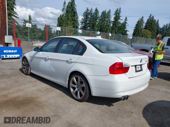 2008 BMW 3 Series 328i z VIN WBAVA33558K054158, wystawiony jako IAAI lot #42540443 z przebiegiem 113 597 mil mil oraz . Historia ofert i sprzedaży dostępna na DreamBid. Obrazek 3.
