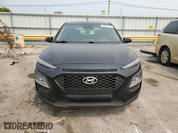 2021 Hyundai Kona SE z VIN KM8K1CAA7MU735048, wystawiony jako Copart lot #58576795 z przebiegiem 65 857 mil mil oraz Czysty tytuł • Clean title. Historia ofert i sprzedaży dostępna na DreamBid. Obrazek 5.