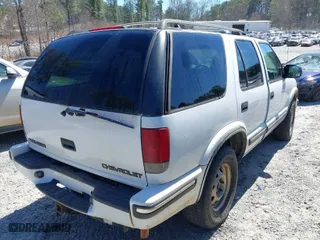 1999 Chevrolet Blazer LS with VIN 1GNDT13W8X2194684, listed as a IAAI auction lot 41845973 with 423,234 mi miles. Bid and sale history available at carsss.com. Image 4.