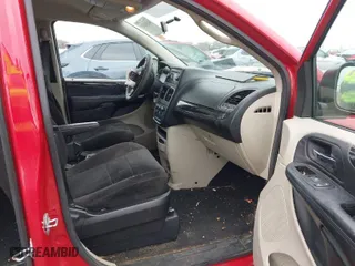 2012 Dodge Grand Caravan SXT with VIN 2C4RDGCG3CR408077, listed as a IAAI auction lot 41532827 with 170,716 mi miles. Bid and sale history available at carsss.com. Image 5.