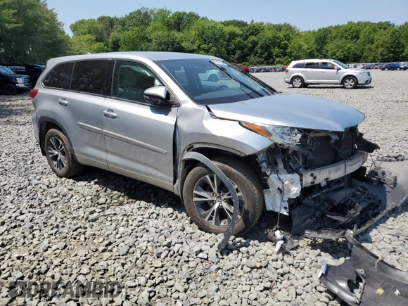 2017 Toyota Highlander LE with VIN 5TDBZRFH5HS481159, listed as a Copart auction lot 59106835 with Not provided miles and Salvage title. Bid and sale history available at DreamBid. Image 4.