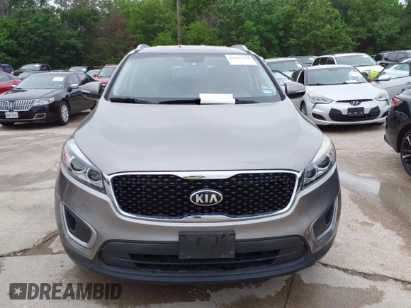 2016 Kia Sorento LX with VIN 5XYPG4A38GG114164, listed as a IAAI auction lot 42105518 with 95,892 mi miles. Bid and sale history available at carsss.com. Image 12.