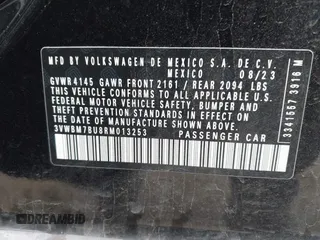 2024 Volkswagen Jetta Sport z VIN 3VWBM7BU8RM013253, wystawiony jako IAAI lot #42073239 z przebiegiem 20 345 mil mil oraz . Historia ofert i sprzedaży dostępna na DreamBid. Obrazek 9.