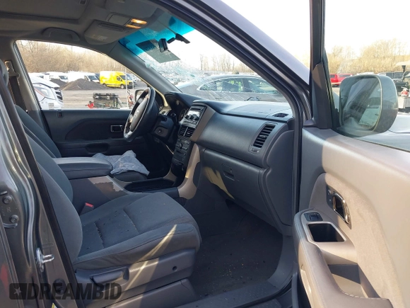 2008 Honda Pilot SE with VIN 5FNYF18398B048728, listed as a IAAI auction lot 41958578 with Not Provided miles and . Bid and sale history available at carsss.com. Image 5.
