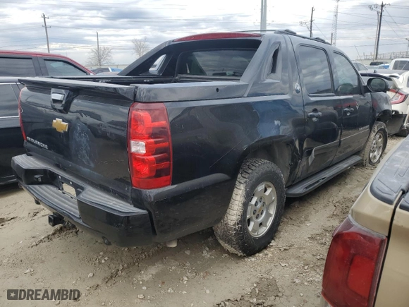 2013 Chevrolet Avalanche LS with VIN 3GNMCEE01DG336537, listed as a Copart auction lot 88721045 with 87,001 mi miles and Salvage Title. Bid and sale history available at carsss.com. Image 3.