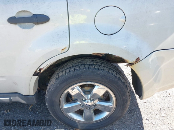 2008 Ford Escape XLT with VIN 1FMCU93198KC12899, listed as a IAAI auction lot 41768951 with 202,830 mi miles. Bid and sale history available at carsss.com. Image 13.