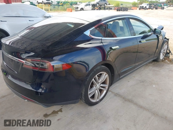 2014 Tesla Model S 60 с VIN 5YJSA1H16EFP32246, выставлен на аукционе IAAI как лот 42611659 с пробегом 156 459 миль миль и . История ставок и продаж доступна на DreamBid. Изображение 4.