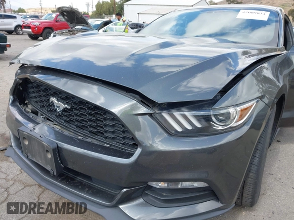 2017 Ford Mustang V6 z VIN 1FA6P8AM8H5336232, wystawiony jako IAAI lot #42089034 z przebiegiem 72 257 mil mil oraz . Historia ofert i sprzedaży dostępna na DreamBid. Obrazek 17.