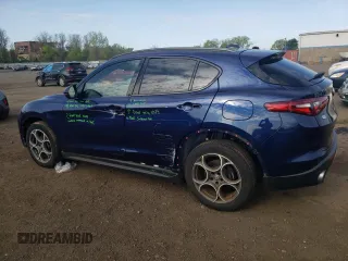 2018 Alfa Romeo Stelvio Sport z VIN ZASFAKPN8J7B69591, wystawiony jako Copart lot #54693475 z przebiegiem 98 148 mil mil oraz Szkody całkowita. Historia ofert i sprzedaży dostępna na DreamBid. Obrazek 2.