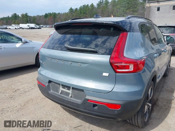 2021 Volvo XC40 z VIN YV4ED3UR9M2600401, wystawiony jako IAAI lot #42082399 z przebiegiem Nie podano mil oraz . Historia ofert i sprzedaży dostępna na DreamBid. Obrazek 16.