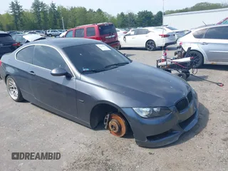 2008 BMW 3 Series 335xi z VIN WBAWC73588E066356, wystawiony jako IAAI lot #42241895 z przebiegiem 98 161 mil mil oraz . Historia ofert i sprzedaży dostępna na DreamBid. Obrazek 1.