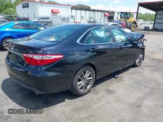 2017 Toyota Camry XLE z VIN 4T1BF1FK5HU712798, wystawiony jako IAAI lot #42268987 z przebiegiem 127 654 mil mil oraz . Historia ofert i sprzedaży dostępna na DreamBid. Obrazek 4.