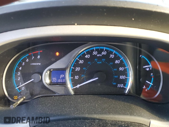 2013 Toyota Sienna XLE with VIN 5TDDK3DC1DS063001, listed as a Copart auction lot 46463765 with 201,869 mi miles and Salvage Title. Bid and sale history available at DreamBid. Image 9.