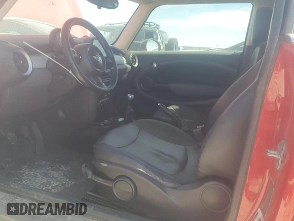 2011 MINI Hardtop with VIN WMWSU3C5XBT184531, listed as a Copart auction lot 66406015 with 158,576 mi miles and Clean title. Bid and sale history available at DreamBid. Image 7.