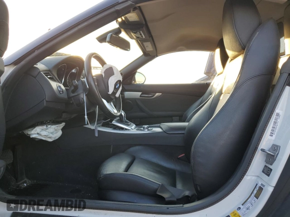 2014 BMW Z4 sDrive28i with VIN WBALL5C52EJ105050, listed as a Copart auction lot 82925334 with 0 mi miles and Salvage Title. Bid and sale history available at carsss.com. Image 7.