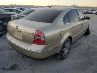 2002 Volkswagen Passat GLX with VIN WVWTH63B92P061508, listed as a Copart auction lot 89027255 with 174,657 mi miles and Non Repairable. Bid and sale history available at carsss.com. Image 3.