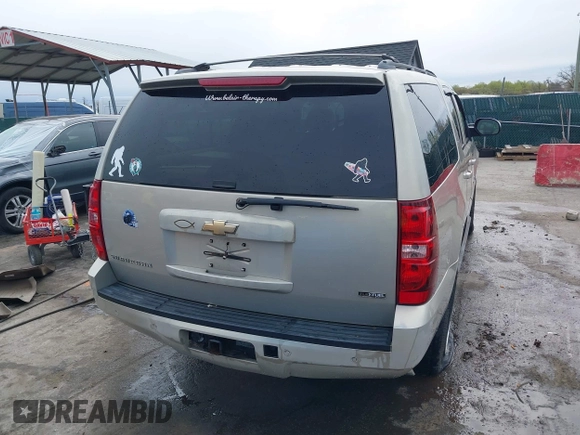 2007 Chevrolet Suburban LT with VIN 3GNFK16387G267959, listed as a IAAI auction lot 41999489 with 106,131 mi miles. Bid and sale history available at carsss.com. Image 16.