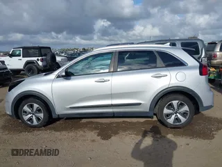 2019 Kia Niro EX with VIN KNDCC3LC8K5351854, listed as a IAAI auction lot 42064374 with 82,117 mi miles. Bid and sale history available at carsss.com. Image 15.