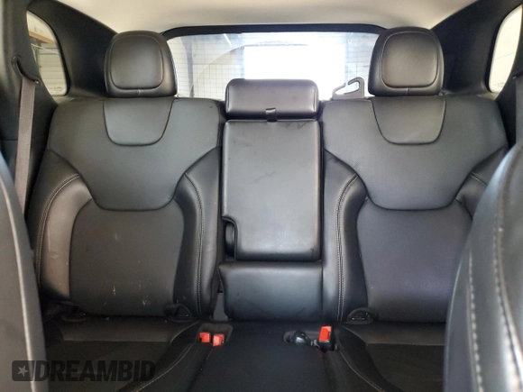 2019 Jeep Cherokee Limited с VIN 1C4PJMDX0KD472477, выставлен на аукционе Copart как лот 61799415 с пробегом 61 037 миль миль и Списание • Salvage title. История ставок и продаж доступна на DreamBid. Изображение 10.
