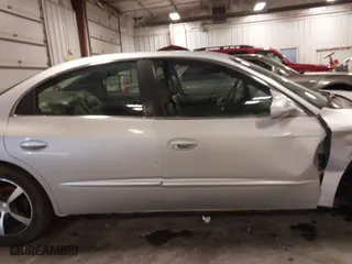 2001 Oldsmobile Aurora with VIN 1G3GS64C214111868, listed as a IAAI auction lot 41721992 with 146,785 mi miles. Bid and sale history available at carsss.com. Image 14.
