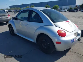 2005 Volkswagen Beetle GL with VIN 3VWBK31C95M403330, listed as a IAAI auction lot 42134616 with 152,736 mi miles and . Bid and sale history available at DreamBid. Image 3.