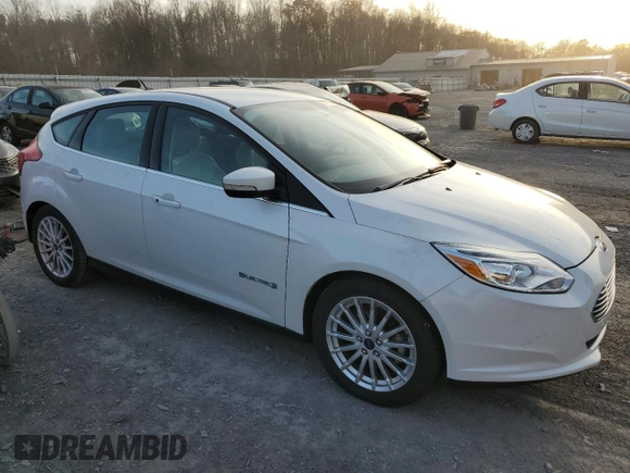2013 Ford Focus Electric z VIN 1FADP3R46DL235601, wystawiony jako Copart lot #80040644 z przebiegiem Nie podano mil oraz Czysty tytuł • Clean title. Historia ofert i sprzedaży dostępna na DreamBid. Obrazek 4.