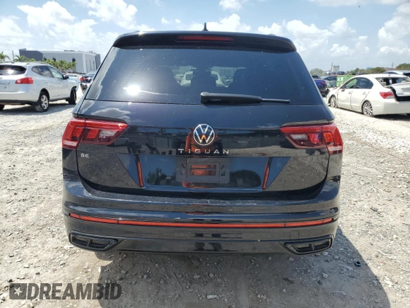2022 Volkswagen Tiguan SE R-Line Black z VIN 3VVCB7AXXNM080652, wystawiony jako Copart lot #51249185 z przebiegiem 53 996 mil mil oraz Nie do naprawy • Non repairable. Historia ofert i sprzedaży dostępna na DreamBid. Obrazek 6.