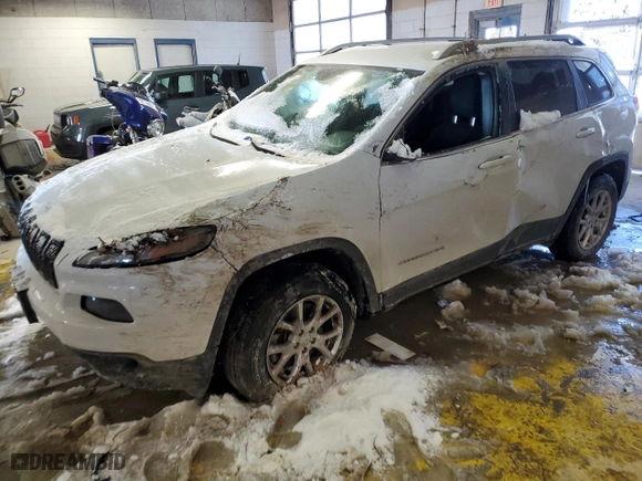 2016 Jeep Cherokee Altitude with VIN 1C4PJMCBXGW115597, listed as a Copart auction lot 41377065 with 61,761 mi miles and Salvage Title. Bid and sale history available at carsss.com. Image 1.