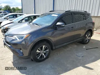 2018 Toyota RAV4 XLE z VIN 2T3RFREV7JW787217, wystawiony jako Copart lot #57749715 z przebiegiem 111 166 mil mil oraz Szkoda całkowita • Salvage title. Historia ofert i sprzedaży dostępna na DreamBid. Obrazek 1.