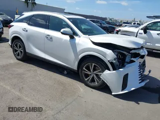2024 Lexus RX 350h z VIN 2T2BBMCA2RC041498, wystawiony jako IAAI lot #42267376 z przebiegiem 14 263 mil mil oraz . Historia ofert i sprzedaży dostępna na DreamBid. Obrazek 1.