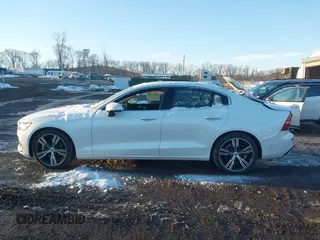 2022 Volvo S60 Plus Dark Theme with VIN 7JRL12TL8NG162261, listed as a IAAI auction lot 41417503 with 16,199 mi miles. Bid and sale history available at carsss.com. Image 14.