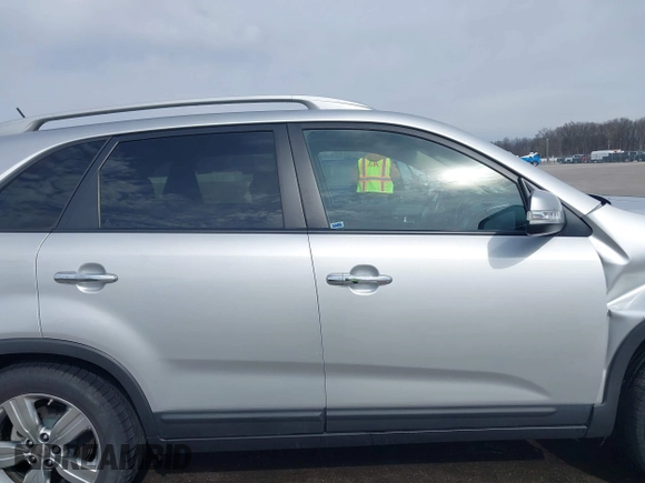 2012 Kia Sorento EX with VIN 5XYKU4A2XCG245584, listed as a IAAI auction lot 41651783 with 64,988 mi miles. Bid and sale history available at carsss.com. Image 13.