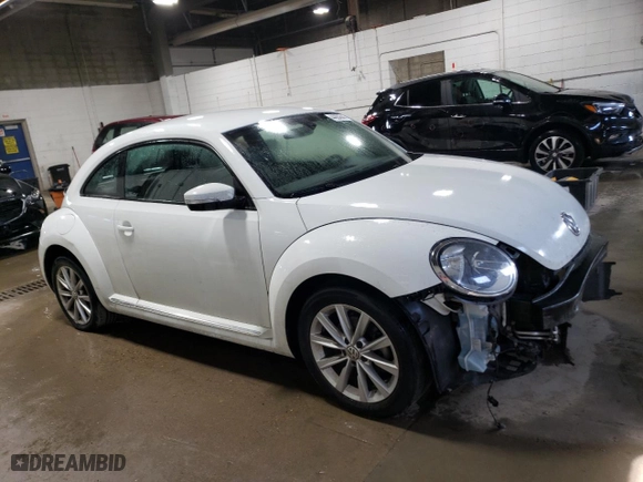 2018 Volkswagen Beetle S with VIN 3VWFD7AT7JM708032, listed as a Copart auction lot 44804844 with 30,755 mi miles. Bid and sale history available at carsss.com. Image 4.
