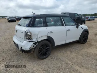 2015 MINI Countryman with VIN WMWZB3C52FWM33204, listed as a Copart auction lot 51680405 with 154,839 mi miles and Salvage Title. Bid and sale history available at DreamBid. Image 3.
