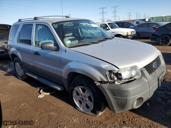 2005 Ford Escape XLT with VIN 1FMCU03155KD28656, listed as a Copart auction lot 50218545 with 109,844 mi miles and Salvage Title. Bid and sale history available at carsss.com. Image 4.