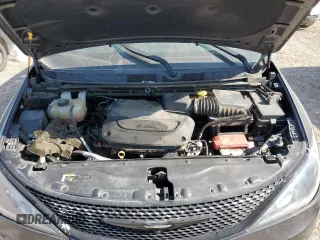 2019 Chrysler Pacifica Touring Plus z VIN 2C4RC1FG3KR569071, wystawiony jako Copart lot #52317555 z przebiegiem 114 414 mil mil oraz Szkoda całkowita • Salvage title. Historia ofert i sprzedaży dostępna na DreamBid. Obrazek 12.