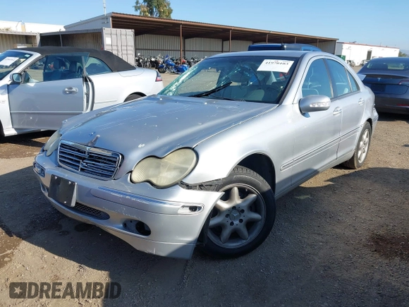 2003 Mercedes-Benz C 320 с VIN WDBRF64J73F381521, выставлен на аукционе IAAI как лот 41970103 с пробегом 119 180 миль миль и . История ставок и продаж доступна на DreamBid. Изображение 17.