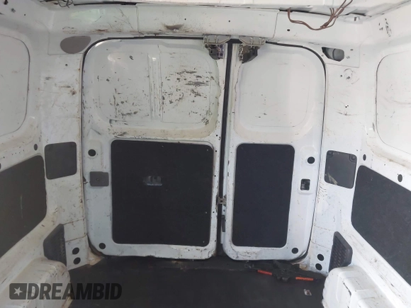 2014 Nissan NV200 S z VIN 3N6CM0KN7EK695147, wystawiony jako IAAI lot #42332111 z przebiegiem 322 650 mil mil oraz . Historia ofert i sprzedaży dostępna na DreamBid. Obrazek 12.