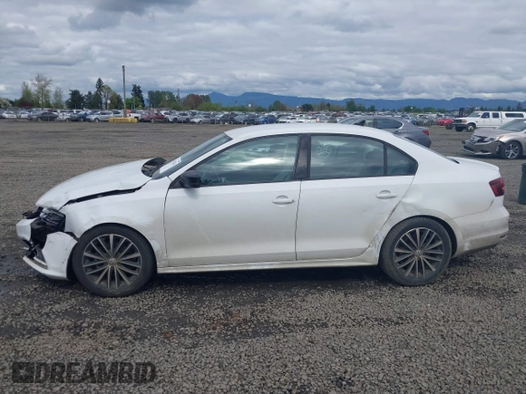 2016 Volkswagen Jetta Sport z VIN 3VWD17AJ3GM216976, wystawiony jako IAAI lot #42012643 z przebiegiem 145 795 mil mil oraz . Historia ofert i sprzedaży dostępna na DreamBid. Obrazek 14.