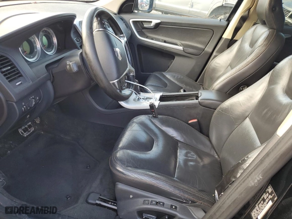 2011 Volvo XC60 3.2L with VIN YV4952DL4B2191435, listed as a Copart auction lot 70192494 with 294,224 mi miles and Salvage Title. Bid and sale history available at carsss.com. Image 7.