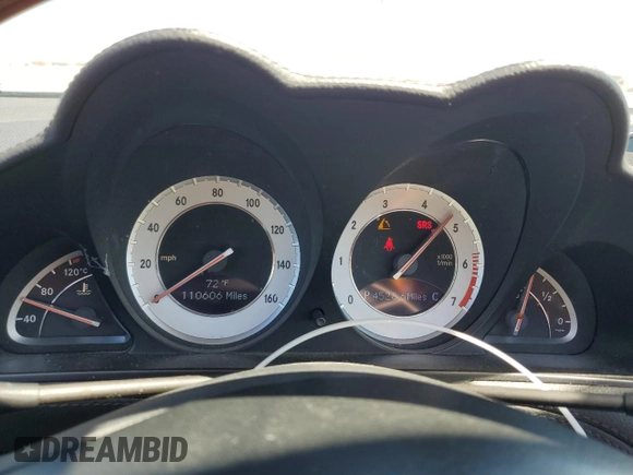 2011 Mercedes-Benz SL 550 z VIN WDBSK7BA8BF161437, wystawiony jako Copart lot #58439805 z przebiegiem 110 606 mil mil oraz Szkoda całkowita • Salvage title. Historia ofert i sprzedaży dostępna na DreamBid. Obrazek 9.