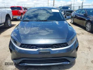 2024 Kia Forte LXS z VIN 3KPF24AD9RE819395, wystawiony jako IAAI lot #42182642 z przebiegiem 14 778 mil mil oraz . Historia ofert i sprzedaży dostępna na DreamBid. Obrazek 12.